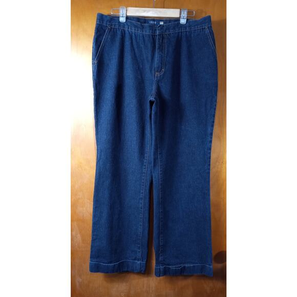 Izod Women's Size 14 Denim Jeans Straight Leg Medium Wash Pockets - Picture 1 of 8
